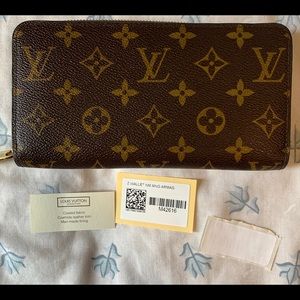 Louis Vuitton Zippy Wallet